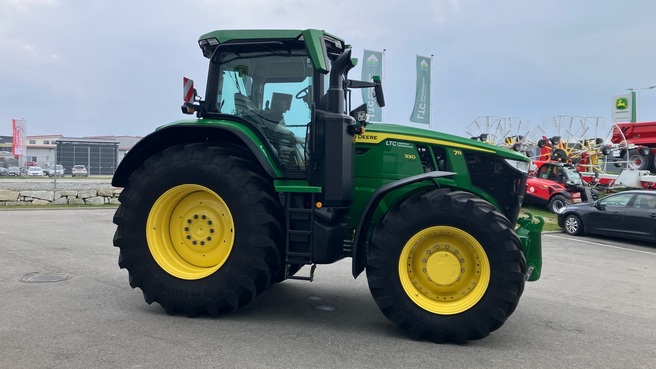 John Deere 7R 330 67403645775246 © GM Bilder