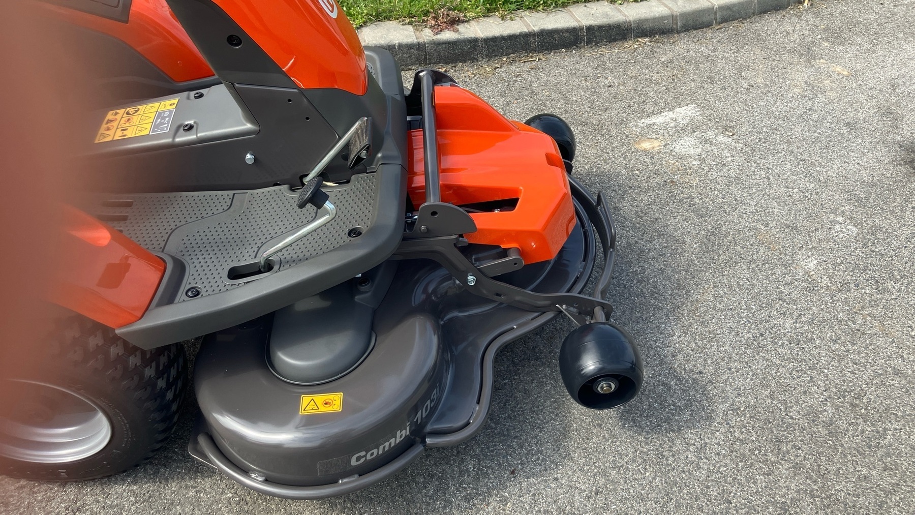 Husqvarna R 200iX AWD 676309121390211 © GM Bilder