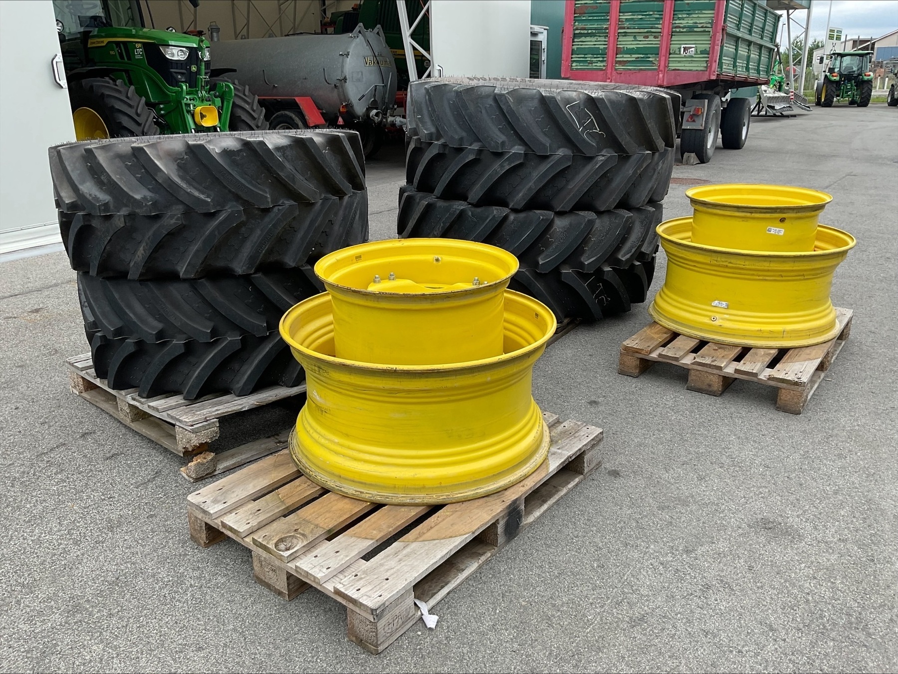 John Deere Reifen 480/65R 24 - 600/65R34 683790290 © GM Bilder