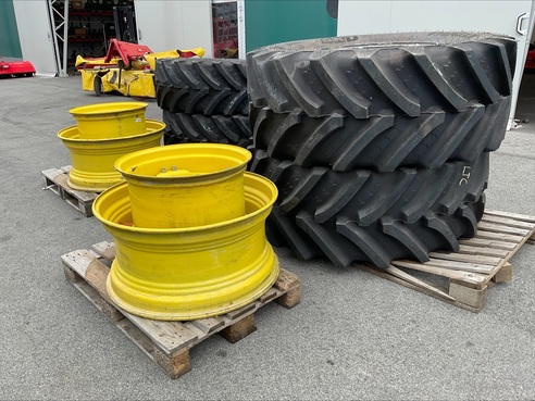 John Deere Reifen 480/65R 24 - 600/65R34 683790291 © GM Bilder