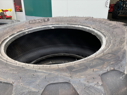 John Deere Reifen 480/65R 24 - 600/65R34 6837902914 © GM Bilder