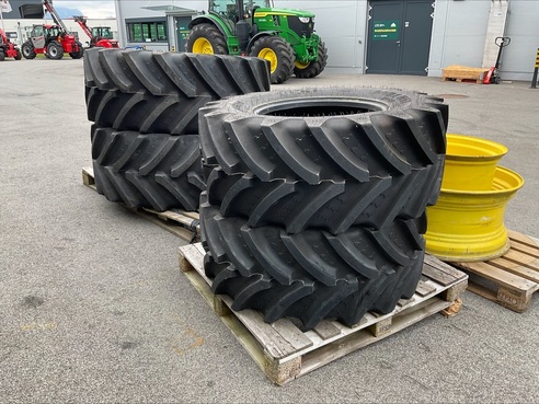 John Deere Reifen 480/65R 24 - 600/65R34 683790293 © GM Bilder