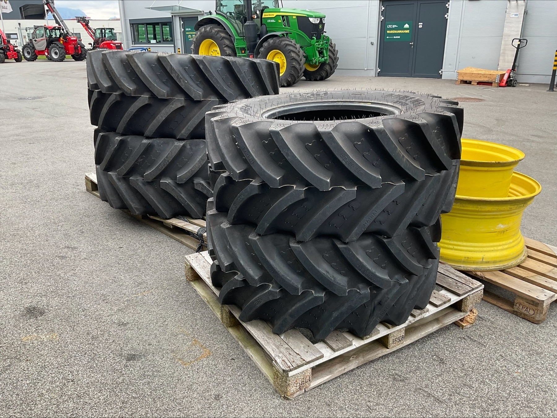 John Deere Reifen 480/65R 24 - 600/65R34 683790293 © GM Bilder