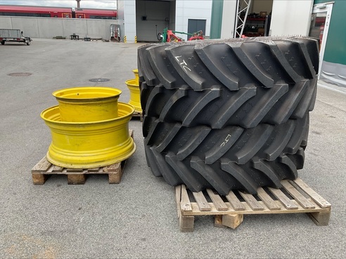 John Deere Reifen 480/65R 24 - 600/65R34 683790295 © GM Bilder