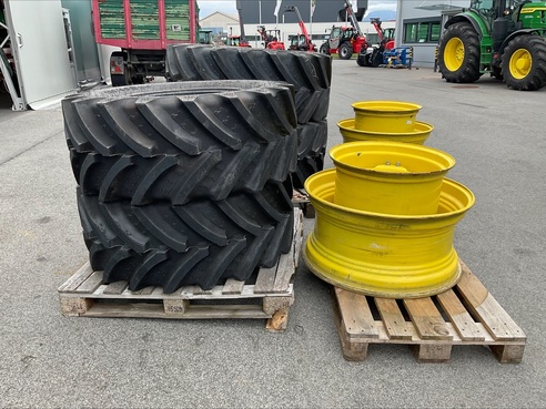 John Deere Reifen 480/65R 24 - 600/65R34 683790297 © GM Bilder