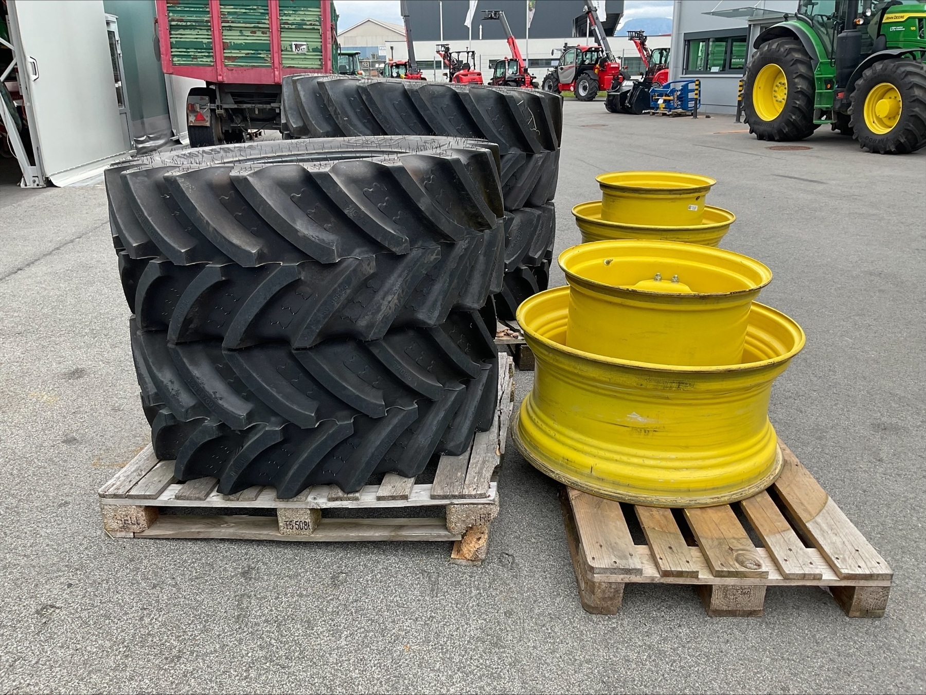 John Deere Reifen 480/65R 24 - 600/65R34 683790297 © GM Bilder