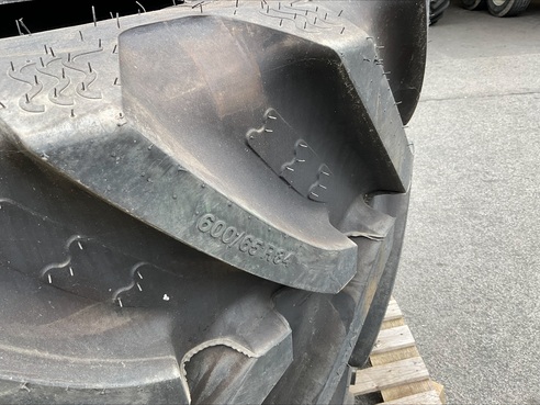 John Deere Reifen 480/65R 24 - 600/65R34 683790298 © GM Bilder