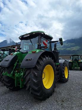 John Deere 7R 330 683792122 © GM Bilder
