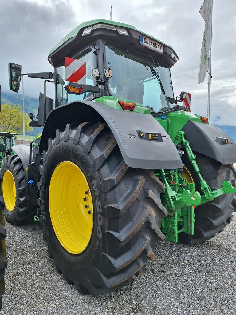 John Deere 7R 330 683792123 © GM Bilder