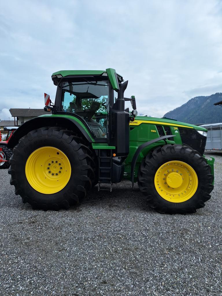 John Deere 7R 330 683792126 © GM Bilder