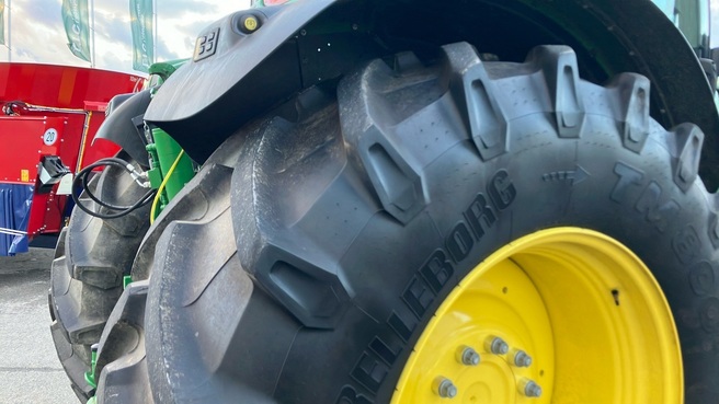 John Deere 6R 195 6837947911 © GM Bilder
