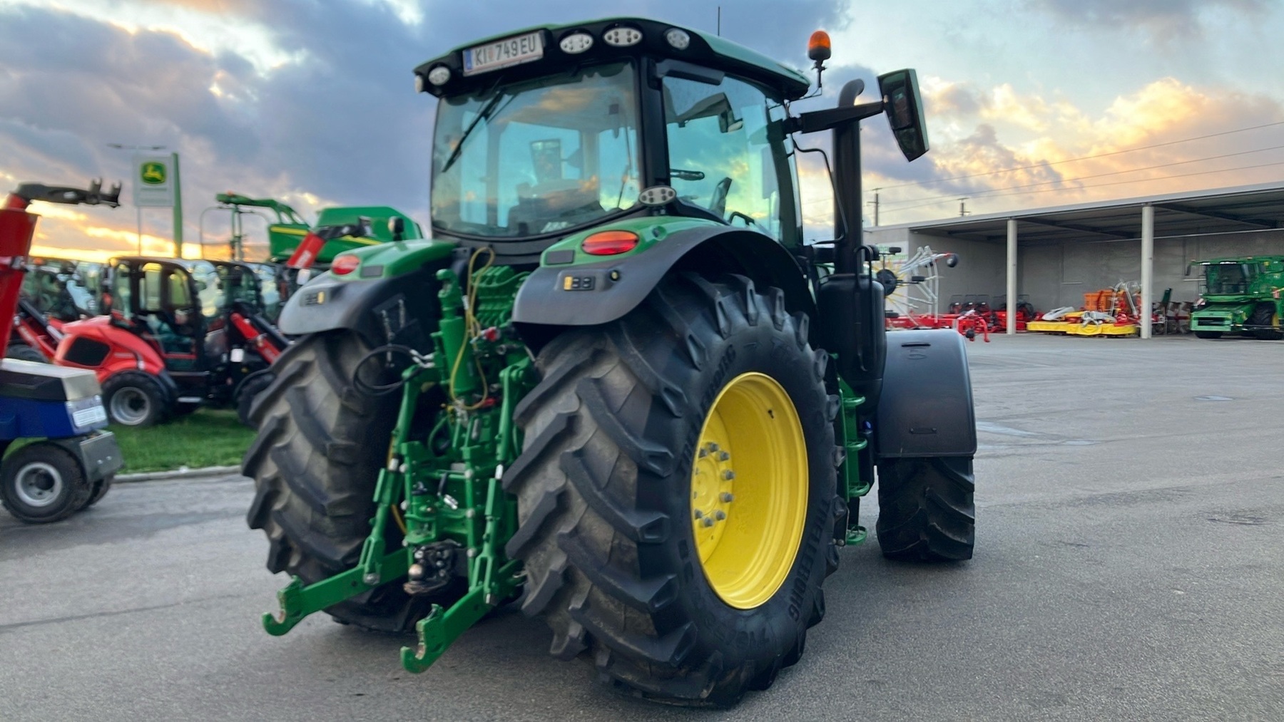 John Deere 6R 195 683794792 © GM Bilder