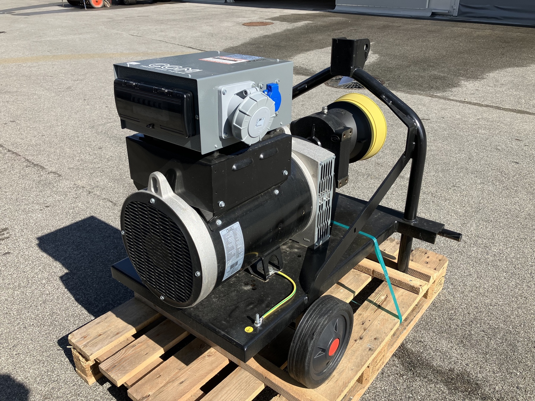 Hartner ZG IP 23  30KVA Notstromaggregat 683815332 © GM Bilder