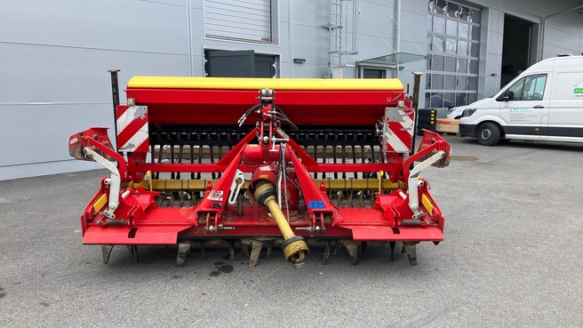 PÃ¶ttinger Lion  302 & Vitasem 302 A 683833964 © GM Bilder