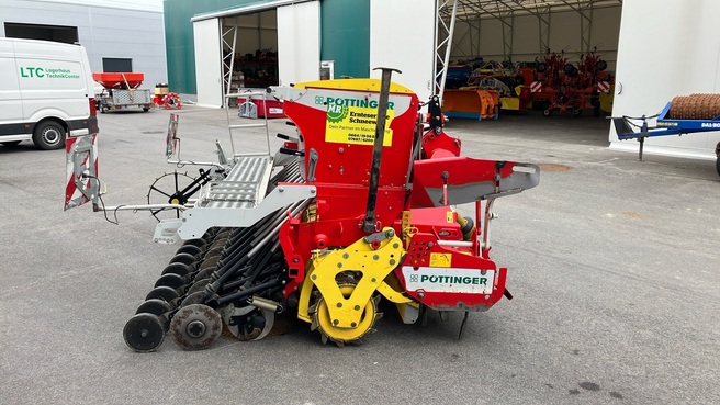 PÃ¶ttinger Lion  302 & Vitasem 302 A 683833965 © GM Bilder