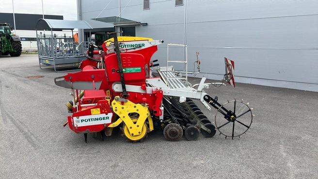PÃ¶ttinger Lion  302 & Vitasem 302 A 683833967 © GM Bilder