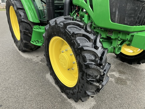 John Deere 5067E 6853205294885888513 © GM Bilder