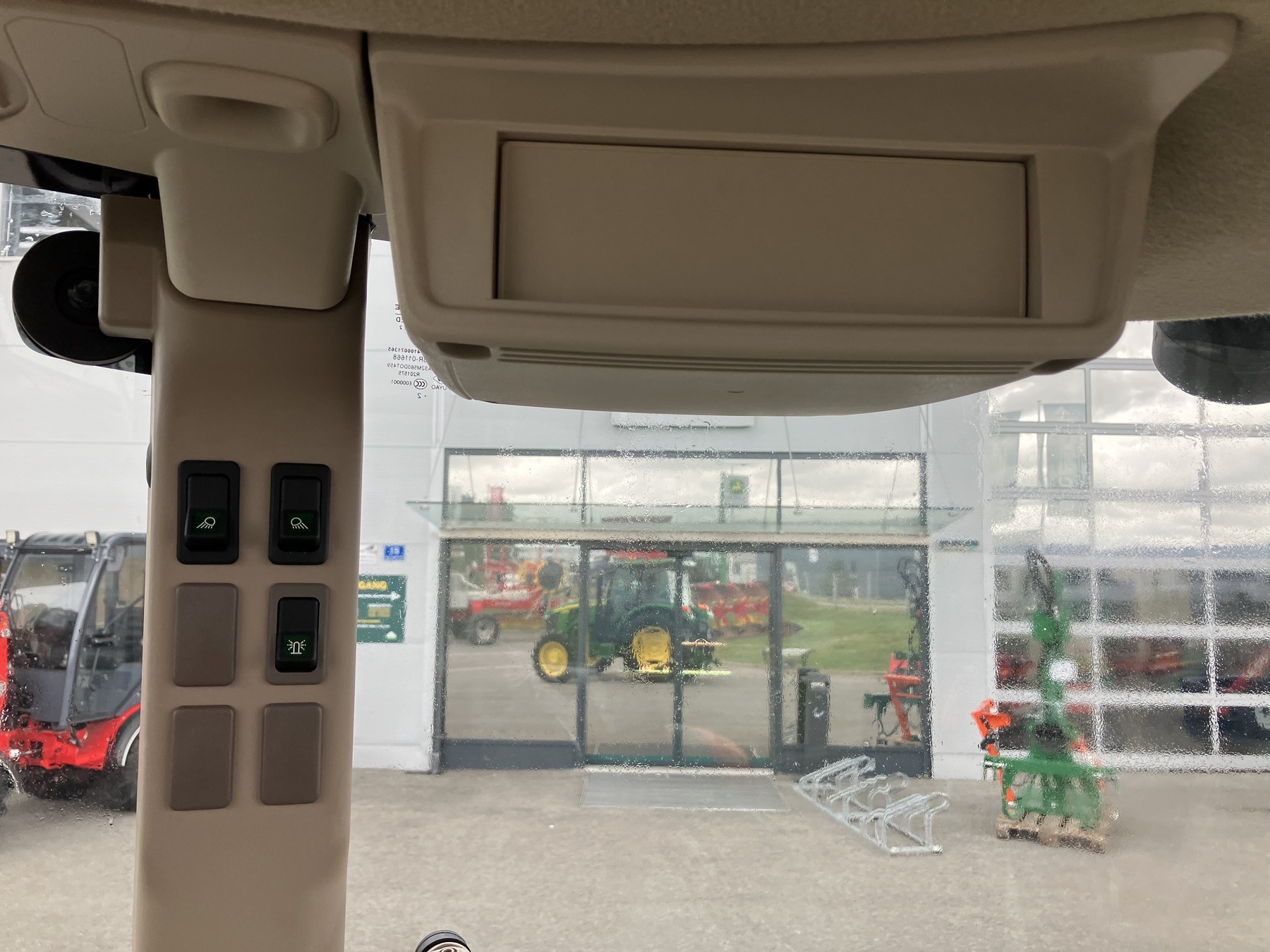 John Deere 5067E 6853205294885888531 © GM Bilder