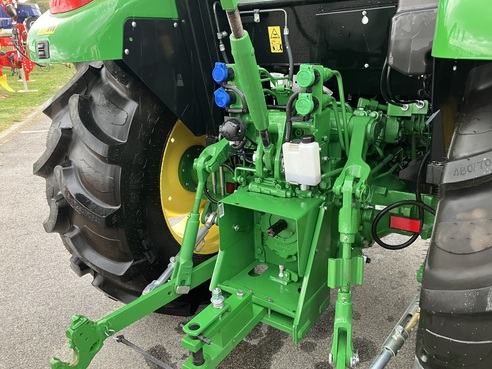 John Deere 5067E 6853205294885888535 © GM Bilder