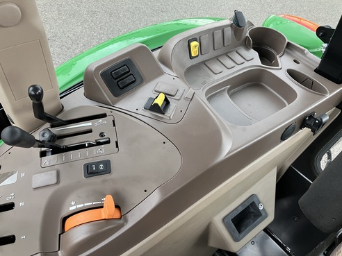 John Deere 5067E 6853205294885888540 © GM Bilder