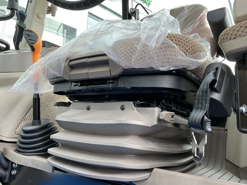 John Deere 5095M 6863339259996917 © GM Bilder