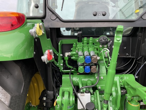 John Deere 5095M 6863339259996928 © GM Bilder