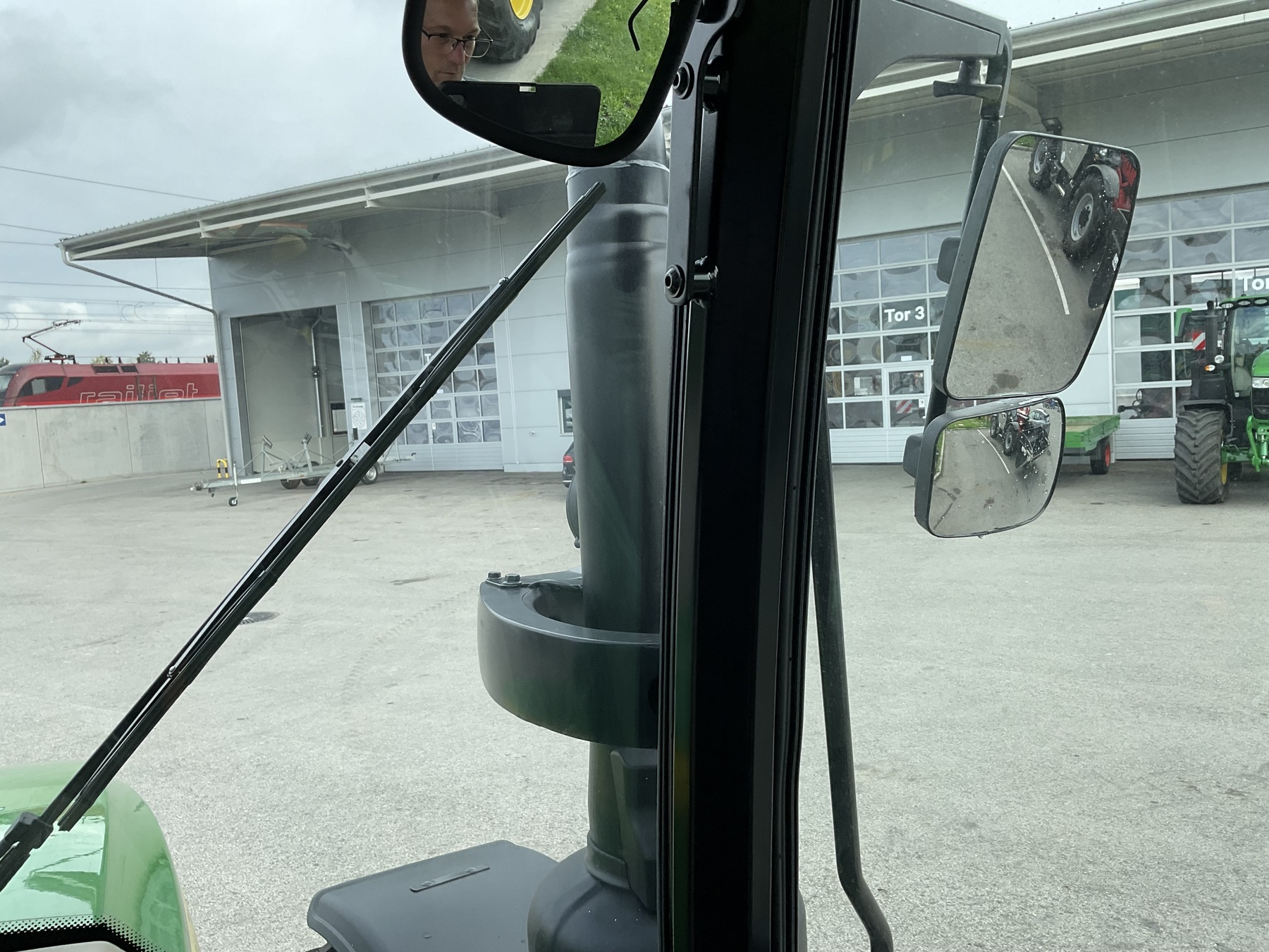 John Deere 5095M 6863339259996935 © GM Bilder