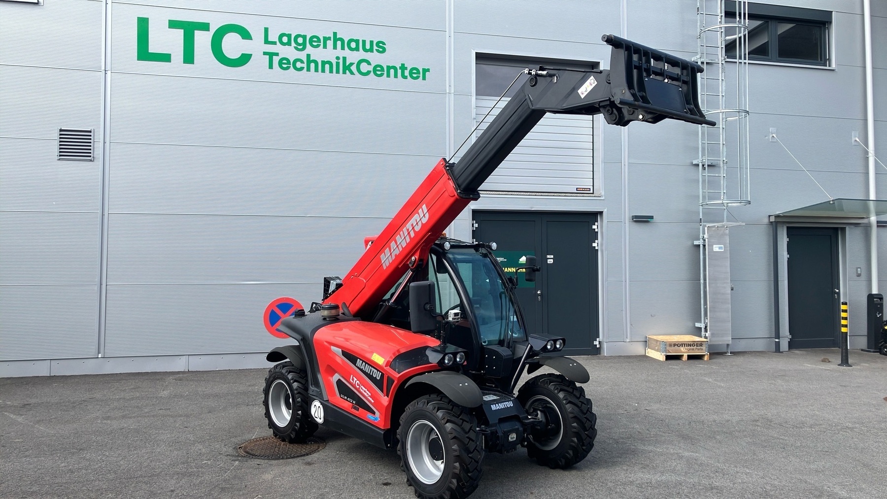 Manitou Teleskoplader ULM 412 Classic 899021 © GM Bilder