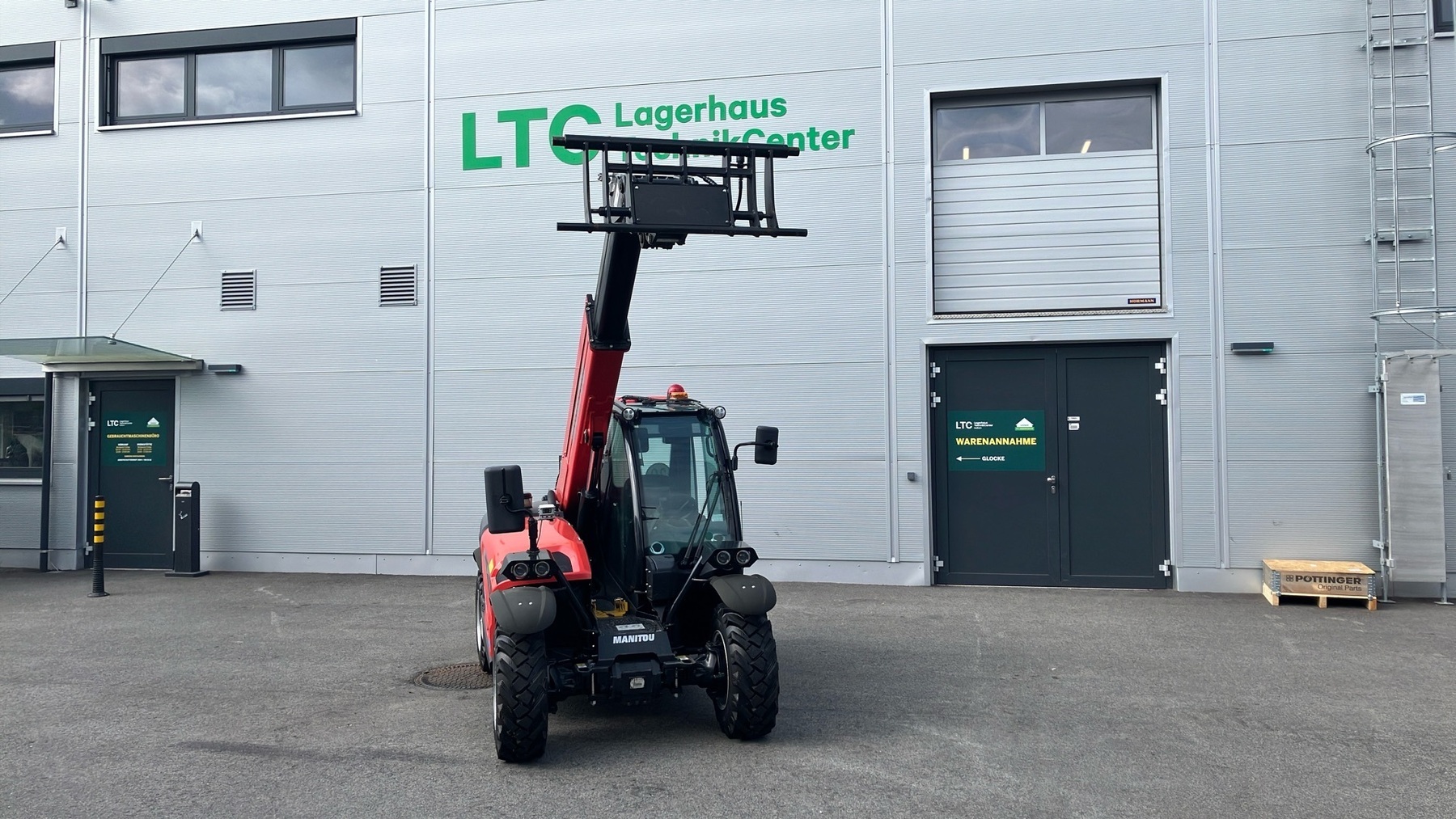 Manitou Teleskoplader ULM 412 Classic 899025 © GM Bilder