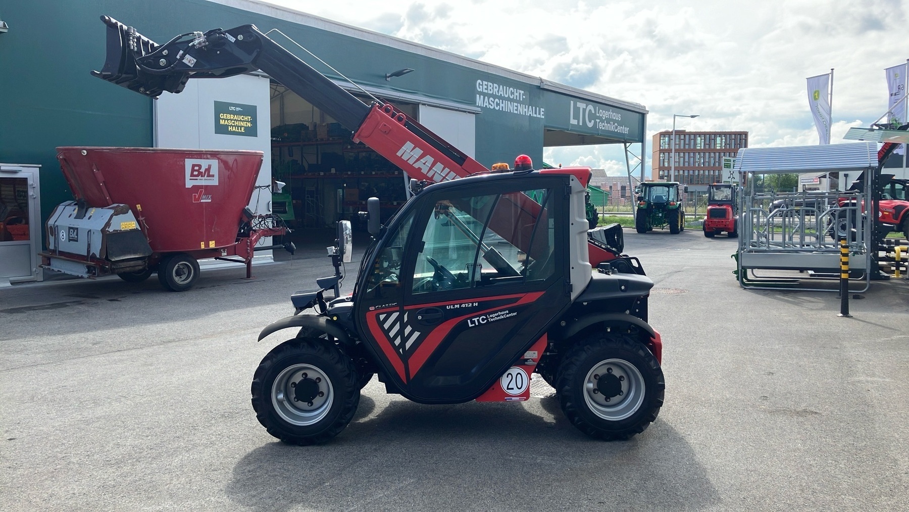 Manitou Teleskoplader ULM 412 Classic 899028 © GM Bilder