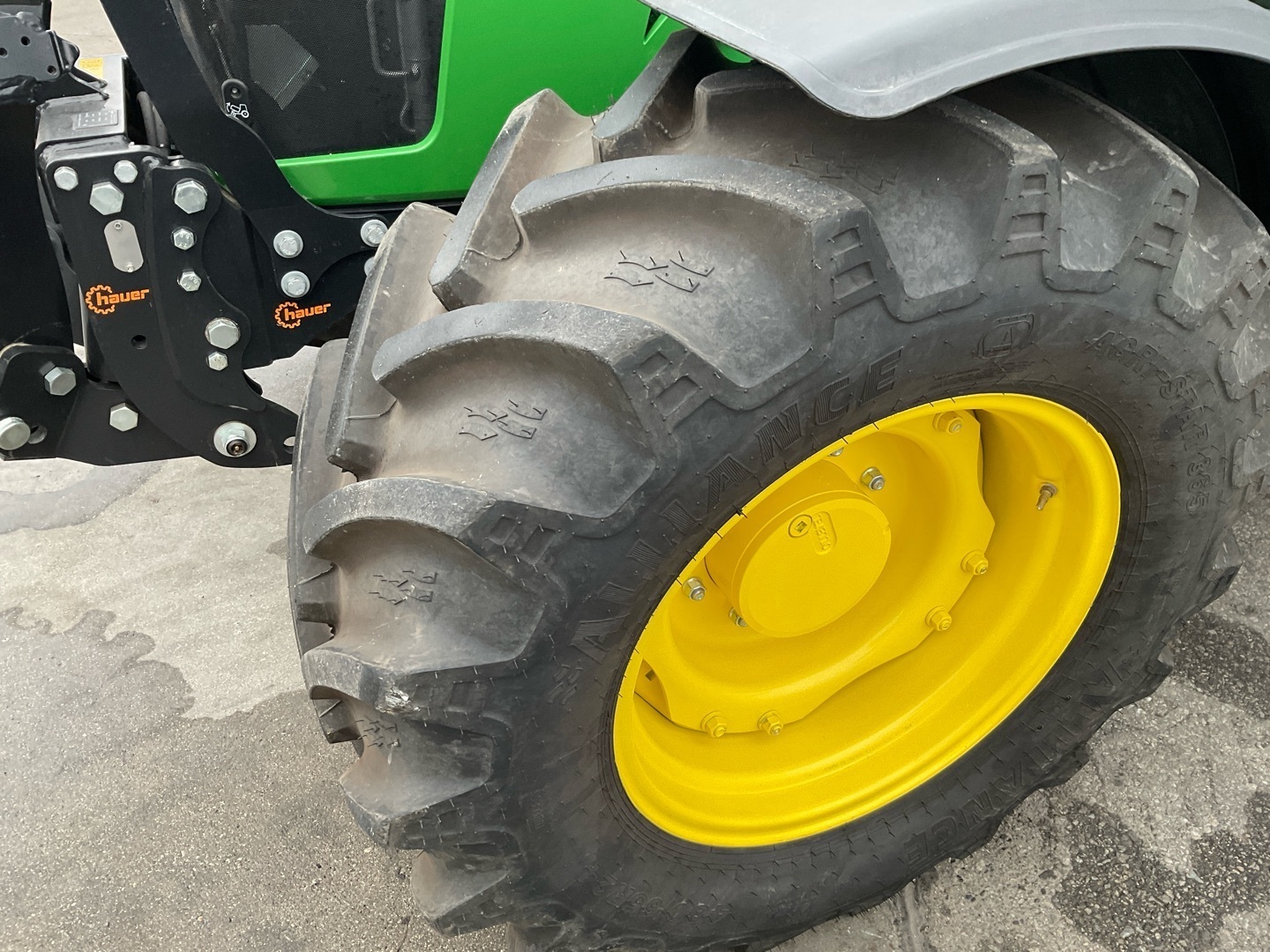 John Deere 5115 M 6491619969529035112617 © GM Bilder