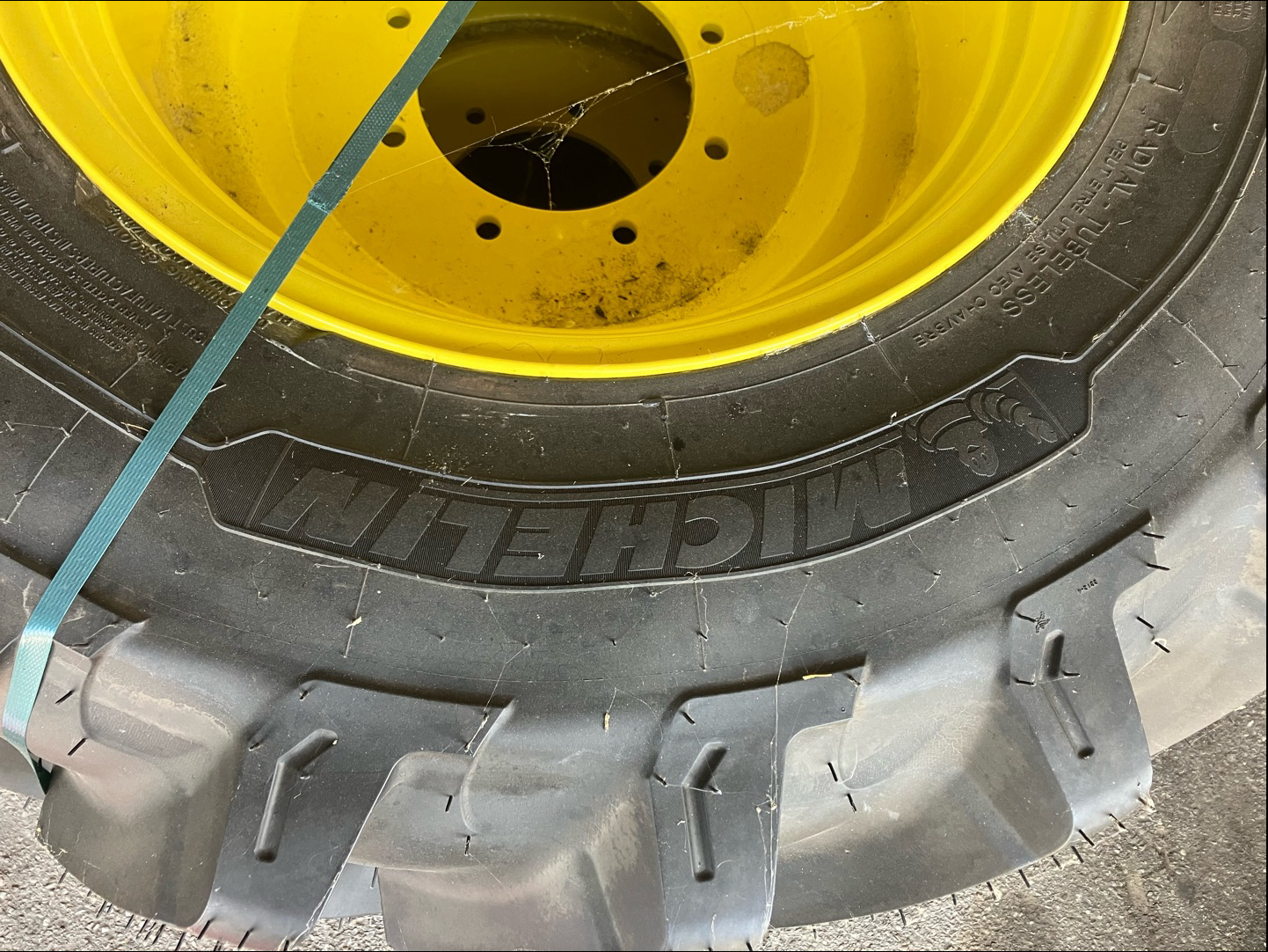 Trinker John Deere/Michelin Agribib 2 380/85R24 66081457281511 © GM Bilder