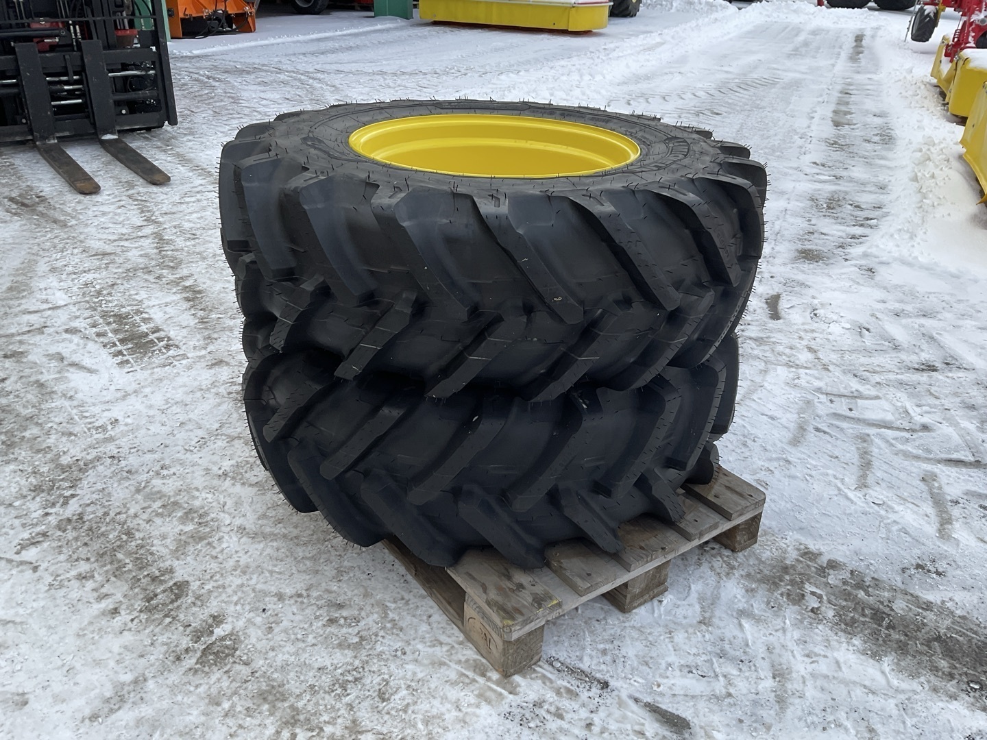 Trinker John Deere/Michelin Agribib 2 380/85R24 6608145728152 © GM Bilder