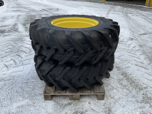 Trinker John Deere/Michelin Agribib 2 380/85R24 6608145728159 © GM Bilder