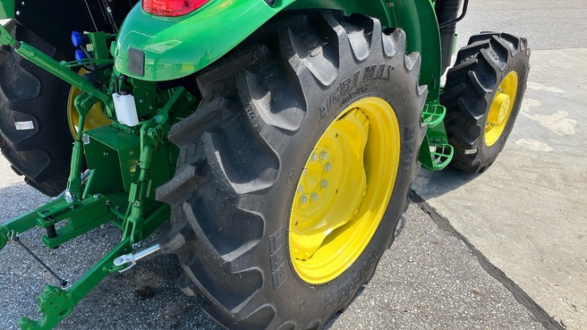 John Deere 5058E 6643422562268815 © GM Bilder