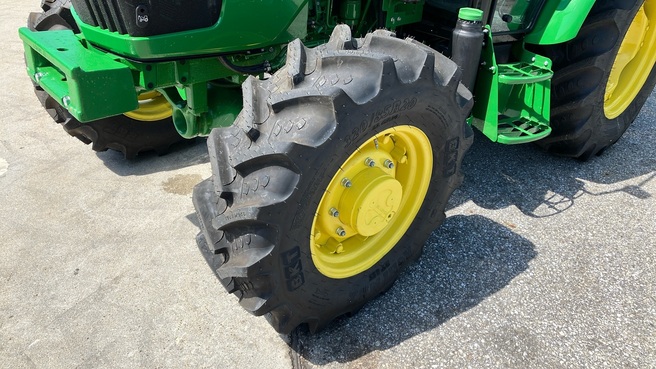 John Deere 5058E 6643422562268817 © GM Bilder