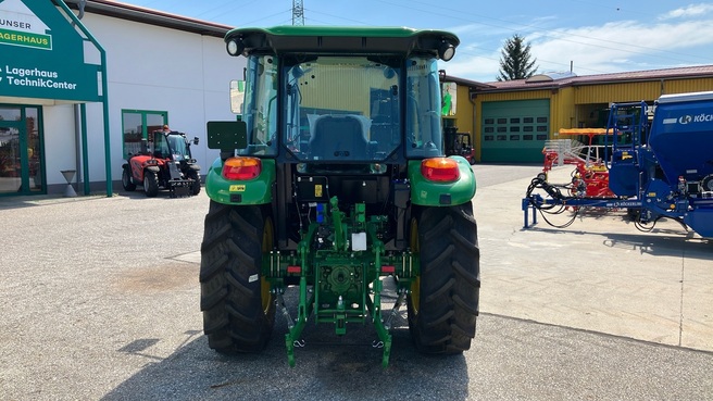 John Deere 5058E 664342256226887 © GM Bilder