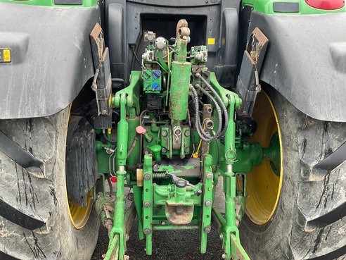 John Deere 6210R 6660207908908212 © GM Bilder