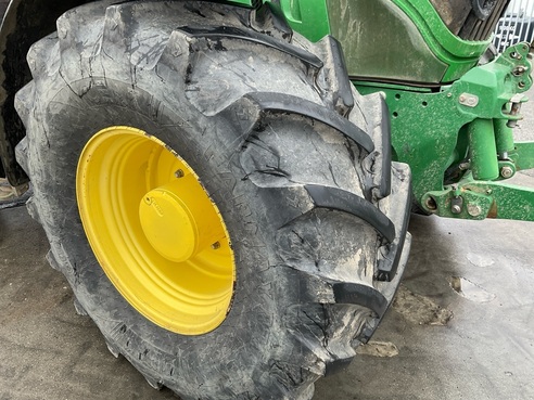 John Deere 6210R 6660207908908214 © GM Bilder