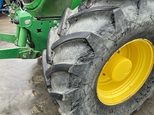 John Deere 6210R 6660207908908217 © GM Bilder
