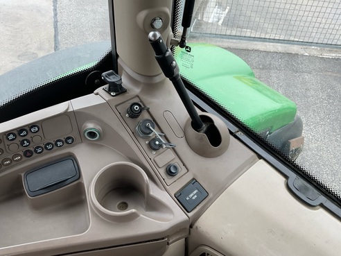 John Deere 6210R 6660207908908222 © GM Bilder