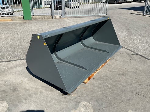 Stekro Leichtgutschaufel 2400 67137471465061 © GM Bilder