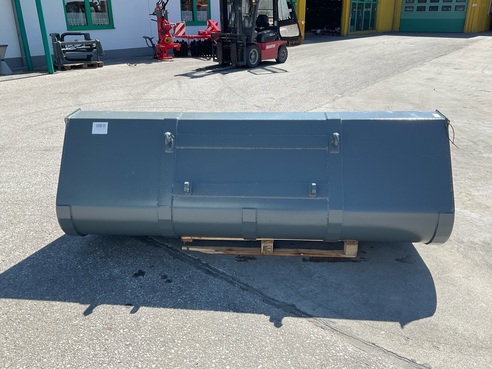 Stekro Leichtgutschaufel 2400 67137471465066 © GM Bilder