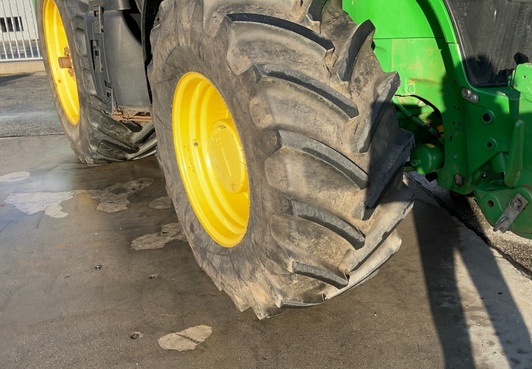 John Deere 7230R 67314926381539814 © GM Bilder