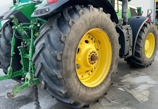 John Deere 7230R 67314926381539815 © GM Bilder