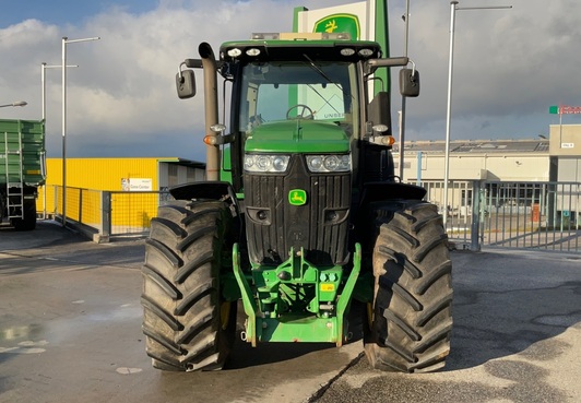 John Deere 7230R 6731492638153985 © GM Bilder