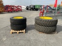 John Deere 440/80 R34  und 420/65 R24 67358250960972 © GM Bilder