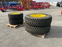 John Deere 440/80 R34  und 420/65 R24 67358250960975 © GM Bilder