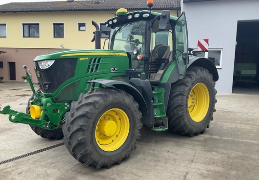 John Deere 6195R 674477813147770 © GM Bilder