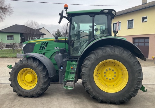 John Deere 6195R 674477813147778 © GM Bilder